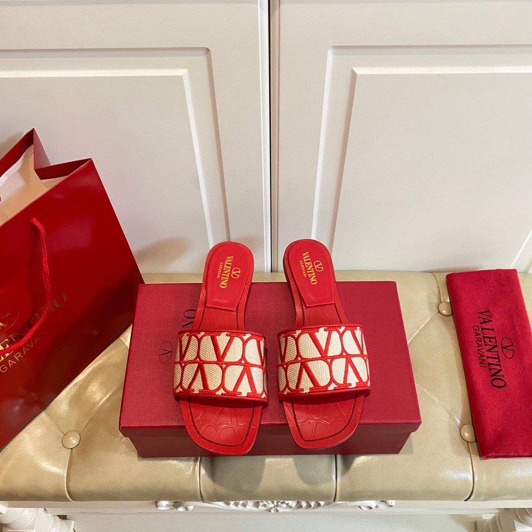 Valentino Everything Fits Comfortably Slide Sandal(Replica) - Ultra-Collectible