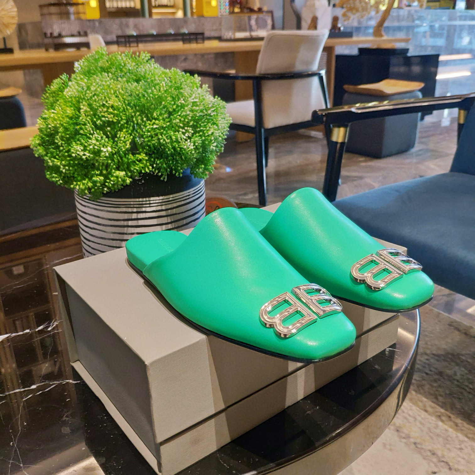 Balenciaga Leather Round toe Slippers Slide Sandal(Replica) - Ultra-Collectible