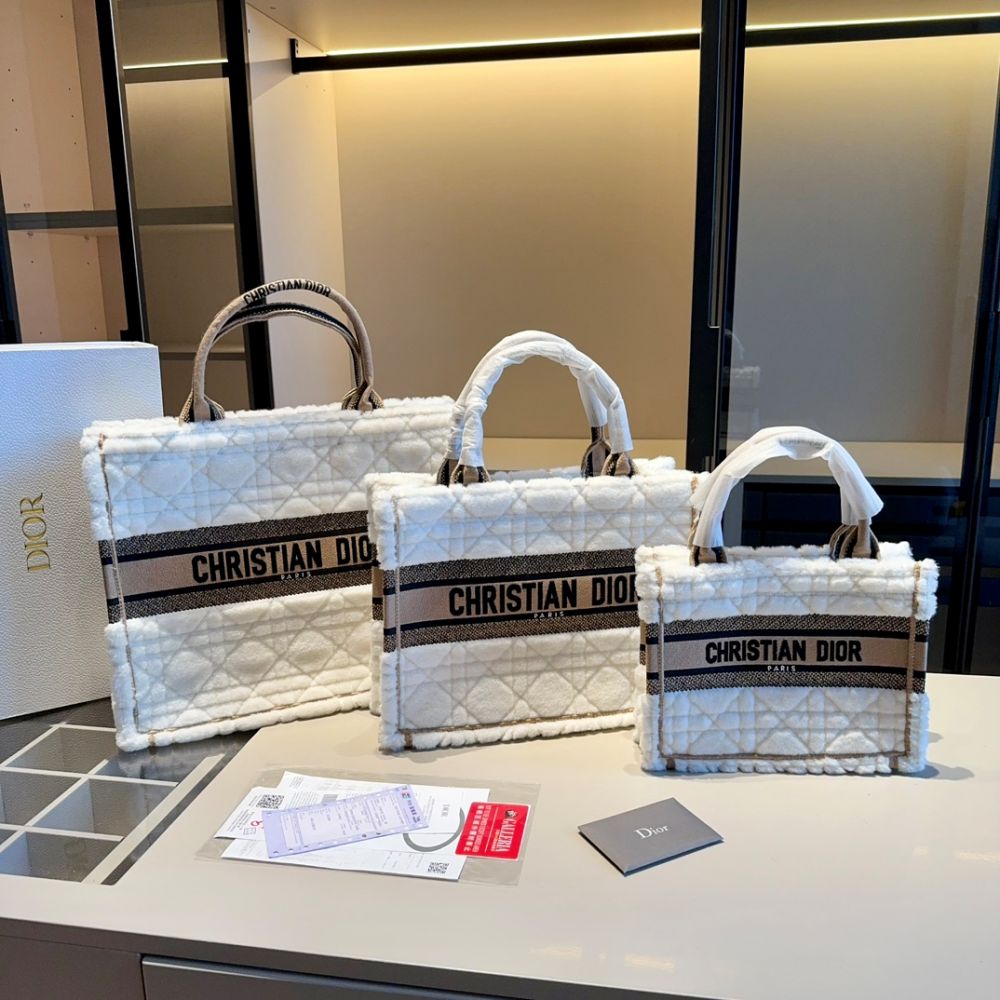 Dior Shearling Book Tote Medium Large Size (Replica) - Ultra-Collectible