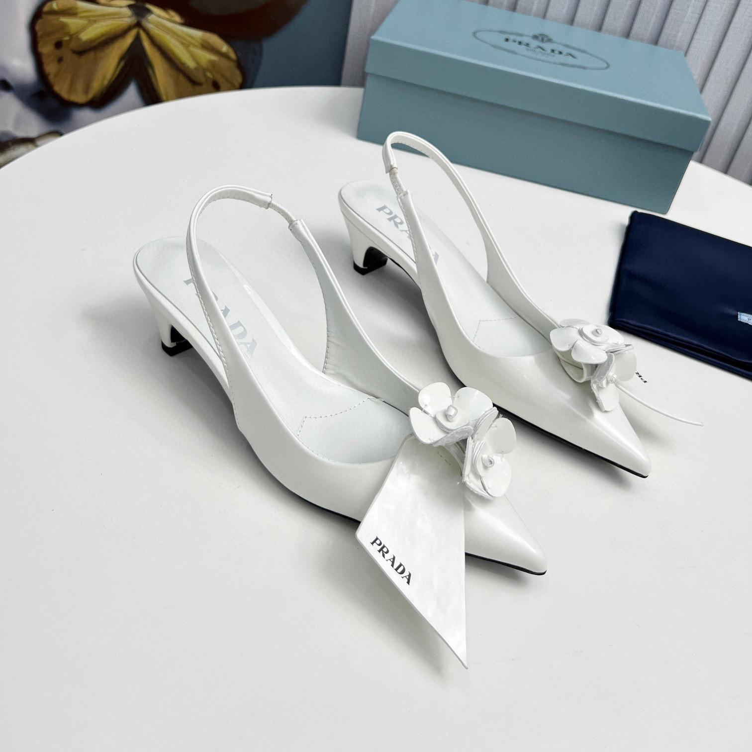 Prada  Leather Temperament Piece  Sandals Slide (Replica) - Ultra-Collectible