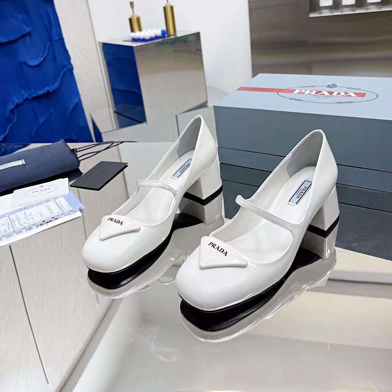 Prada  Patent Leather Medium Low 4.5CM Sandals Slide (Replica) - Ultra-Collectible