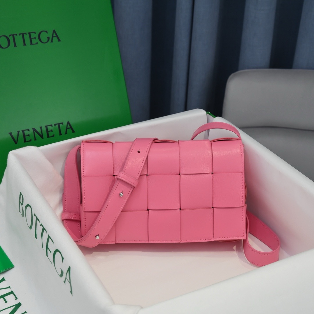 Bottega Veneta BV Small Brick Cassette Shoulder Bag （10A Mirror Version） - Ultra-Collectible