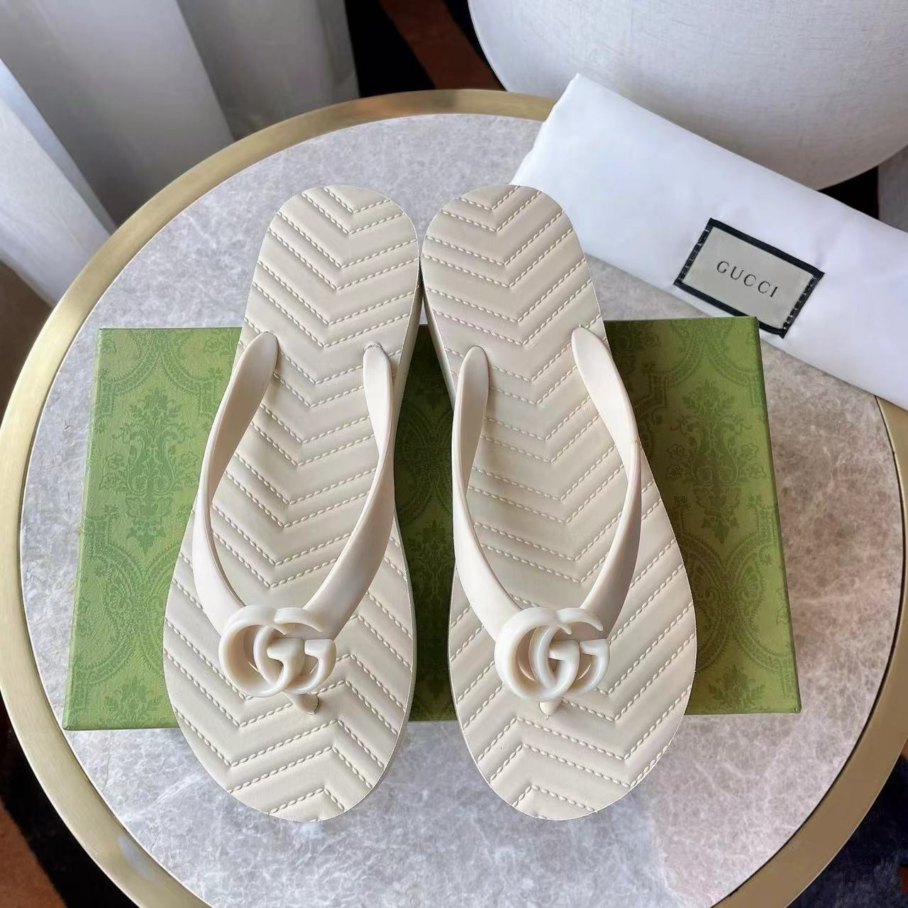 Gucci Shoes V-shaped toe clamp Band drill Slide Sandal (Replica) - Ultra-Collectible