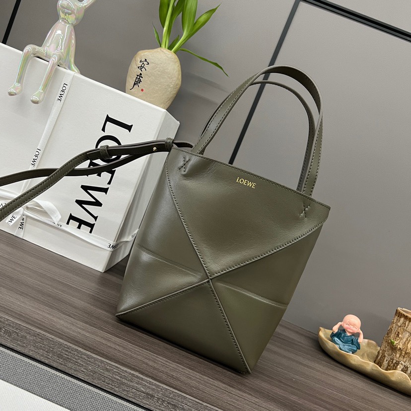 Loewe Mini Puzzle Fold Tote in shiny calfskin Green(Replica) - Ultra-Collectible