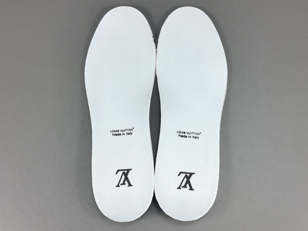 Louis Vuitton Trainer Fuchsia - Ultra-Collectible