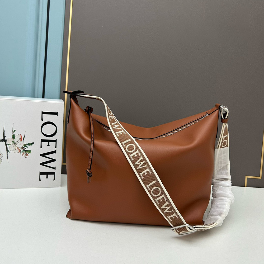 Loewe Cubi Crossbody Bag  (Replica) - Ultra-Collectible