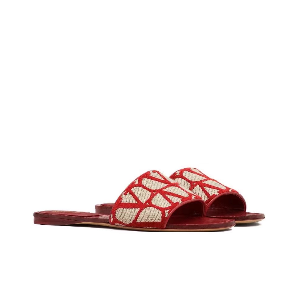 Valentino Everything Fits Comfortably Slide Sandal(Replica) - Ultra-Collectible