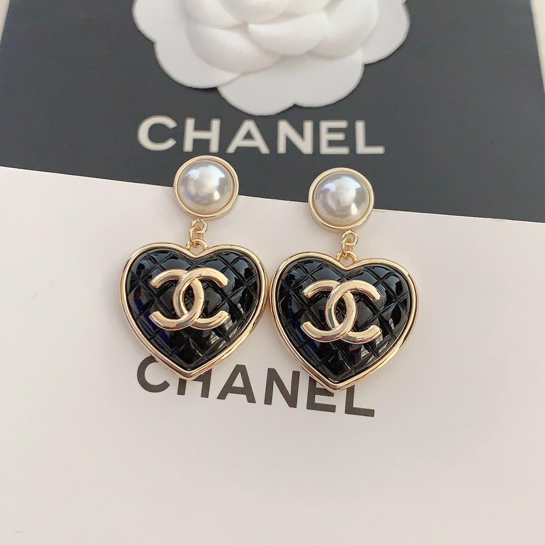 Chanel Black love earrings - Ultra-Collectible