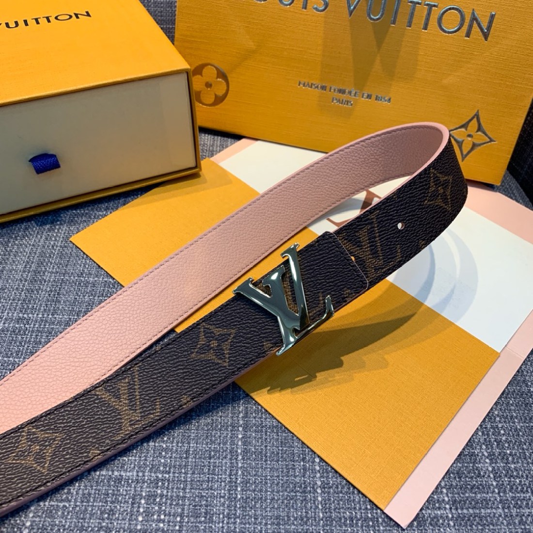 Lv Litchi Pattern Women's Belt 30MM - Ultra-Collectible