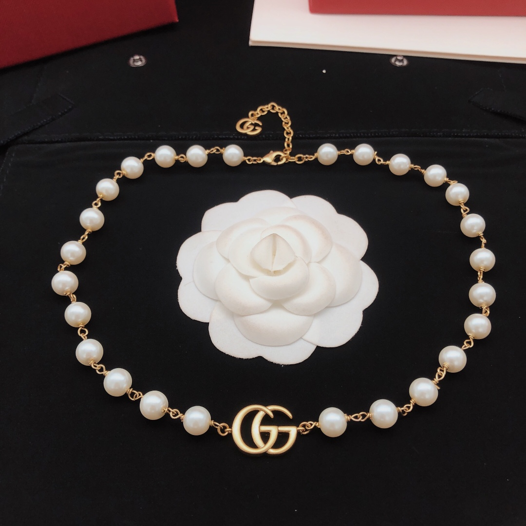 Gucci Pearl Necklace - Ultra-Collectible