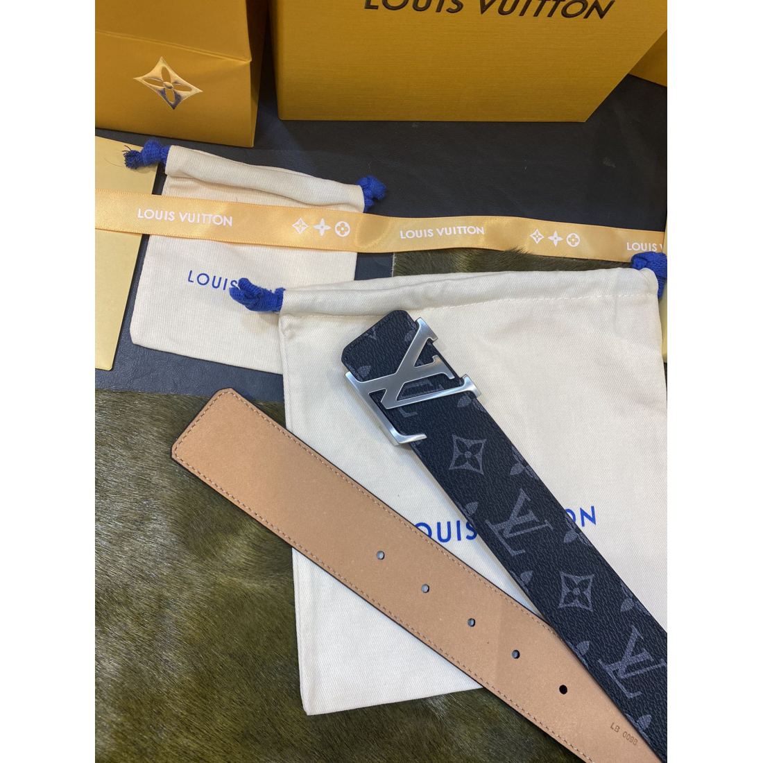 LV Classic Sand Bottom Louis Men's Belt 40 MM - Ultra-Collectible