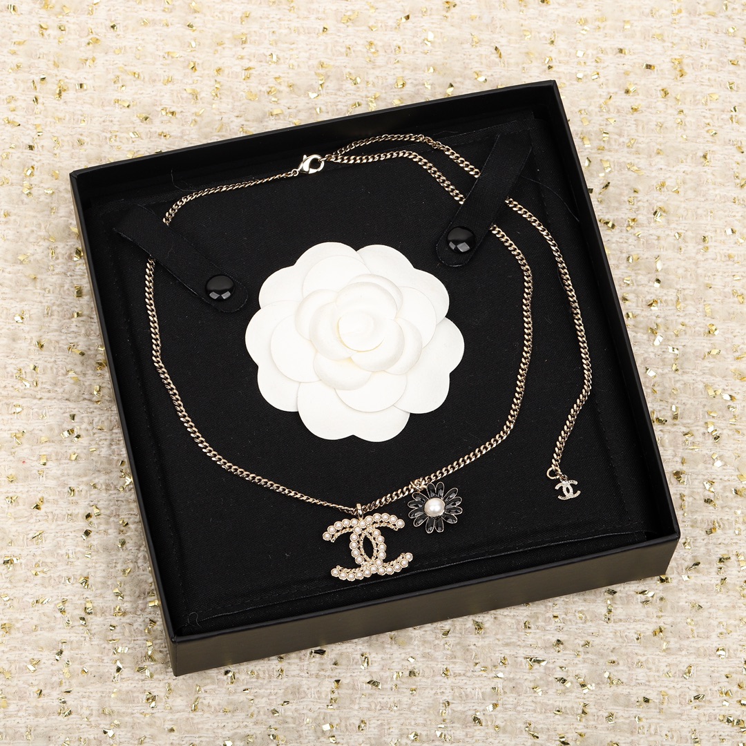 Chanel 23c flower choker - Ultra-Collectible