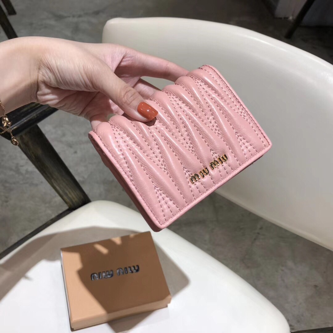 MIU MIU Matelassé Sheepskin Wallet (Replica) - Ultra-Collectible