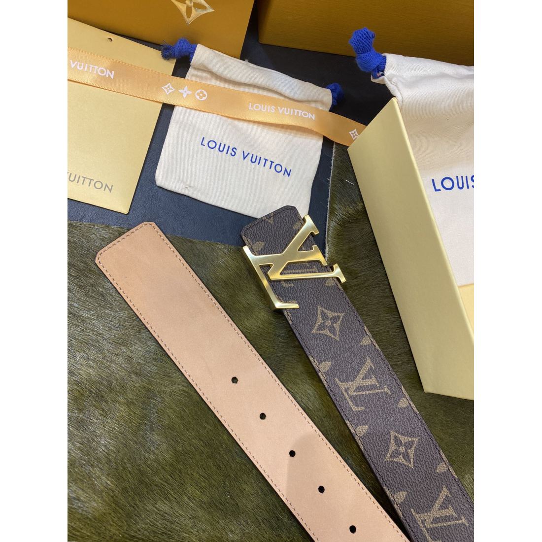 LV Classic Sand Bottom Louis Men's Belt 40 MM - Ultra-Collectible