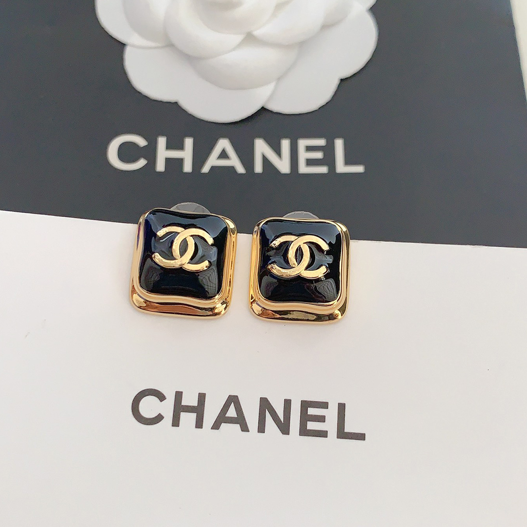 Chanel Black square earrings - Ultra-Collectible