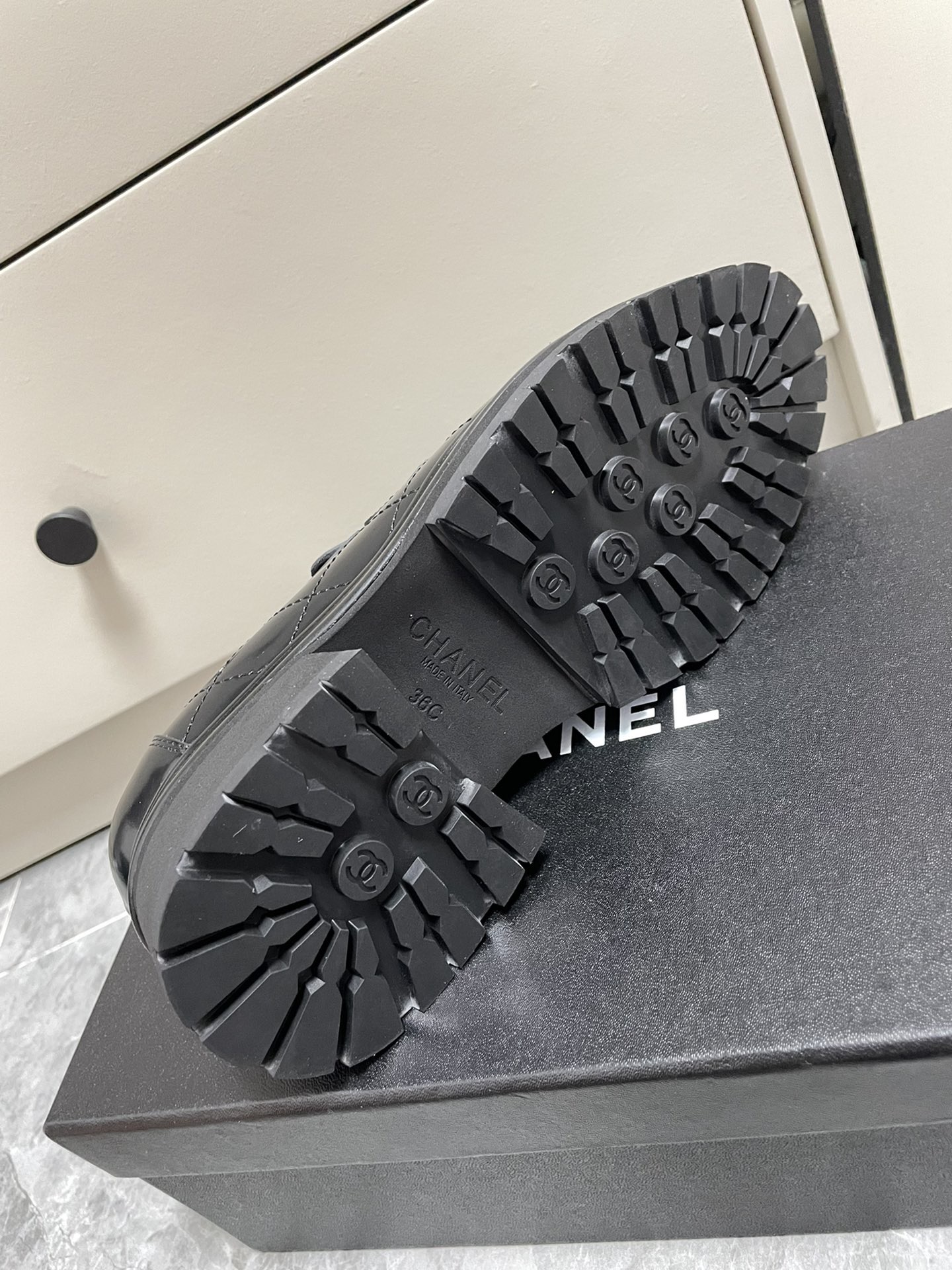 Chanel slip-on shoes (replica) - Ultra-Collectible