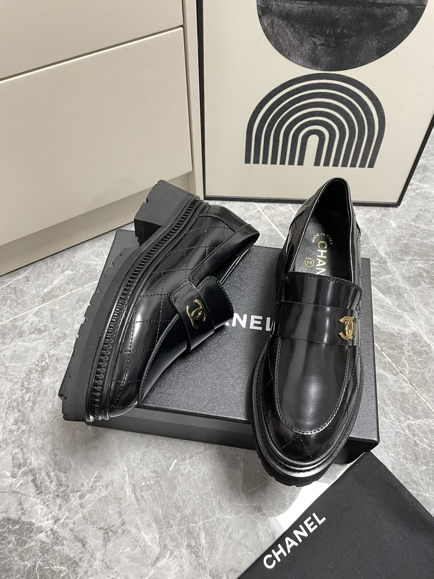 Chanel slip-on shoes (replica) - Ultra-Collectible