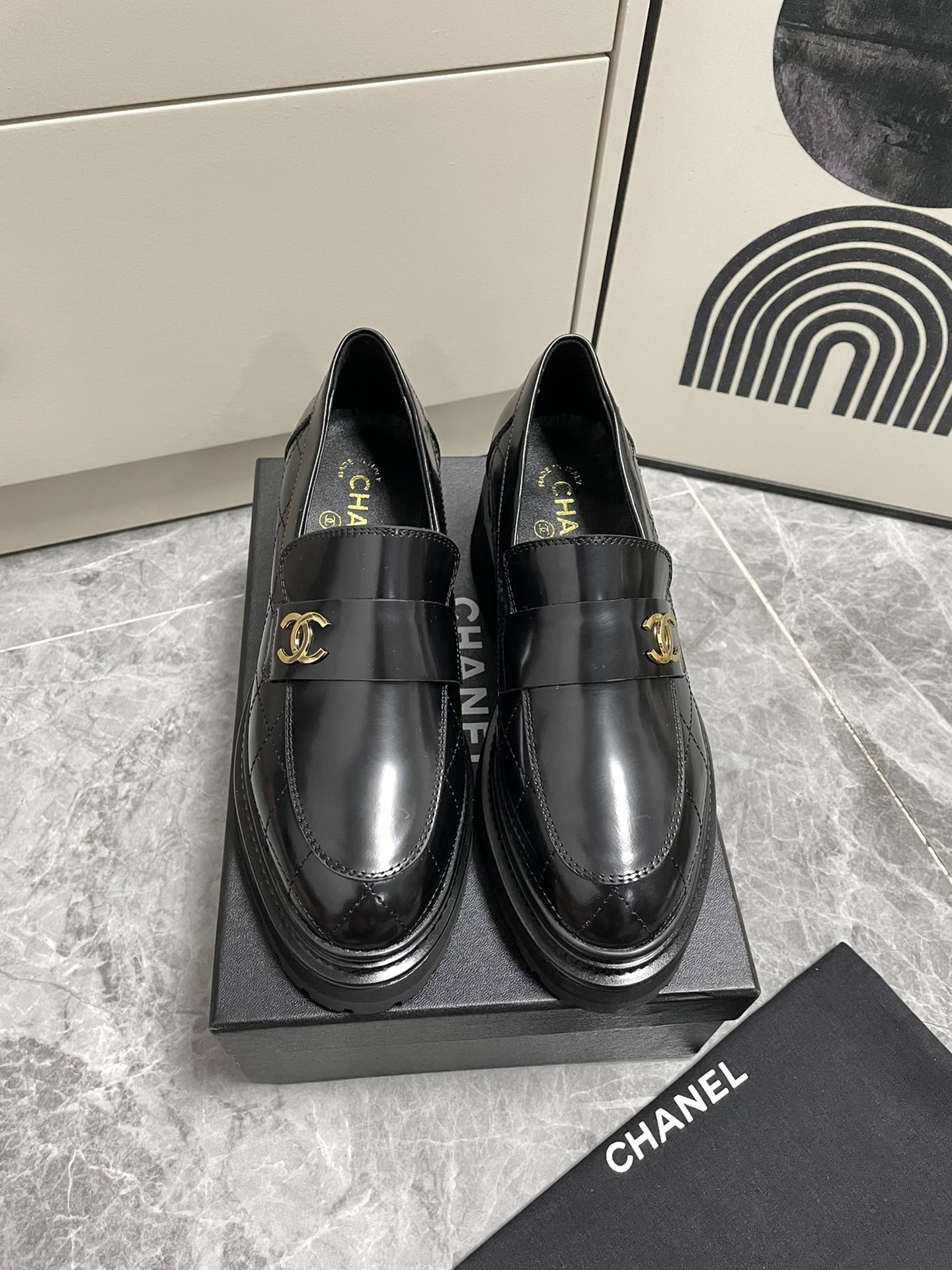 Chanel slip-on shoes (replica) - Ultra-Collectible