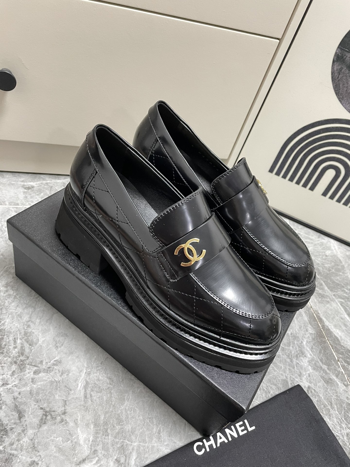 Chanel slip-on shoes (replica) - Ultra-Collectible