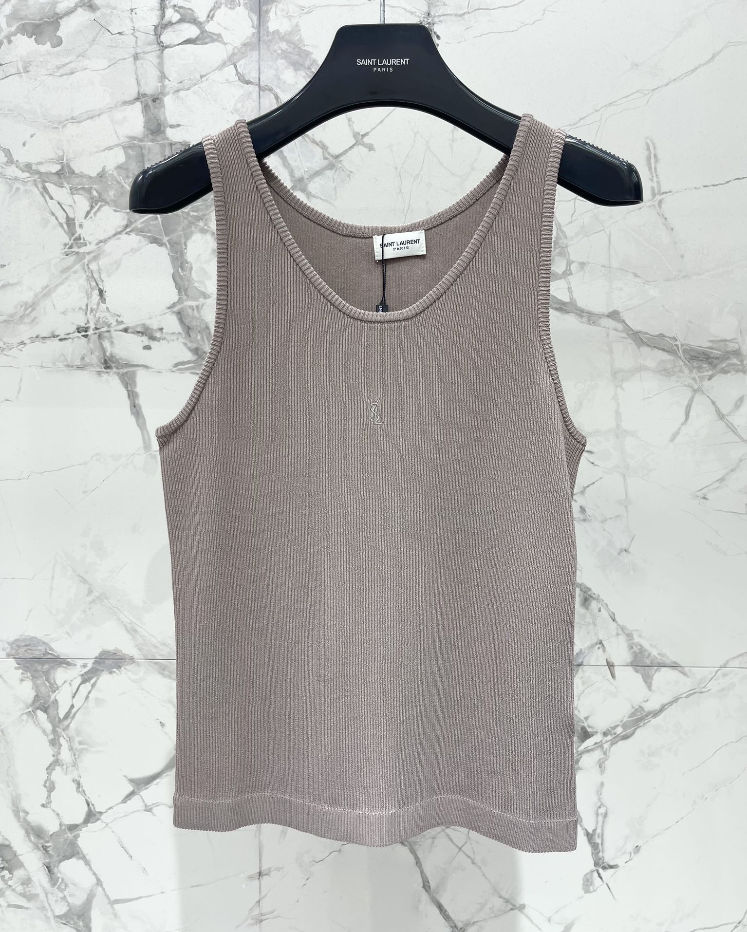 U-neck seamless one-piece knitted vest - Ultra-Collectible