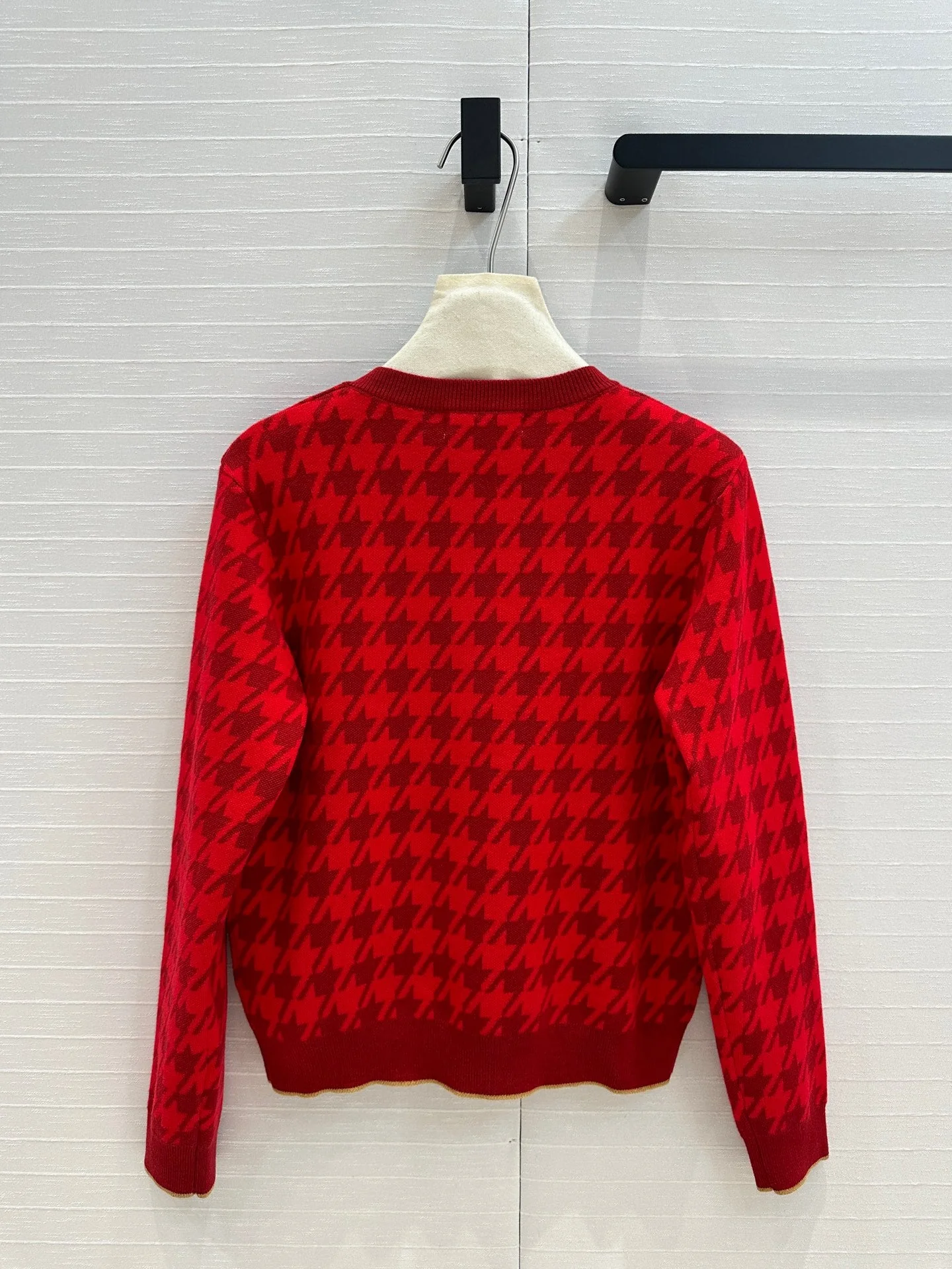 Gold-trimmed houndstooth knitted cardigan - Ultra-Collectible