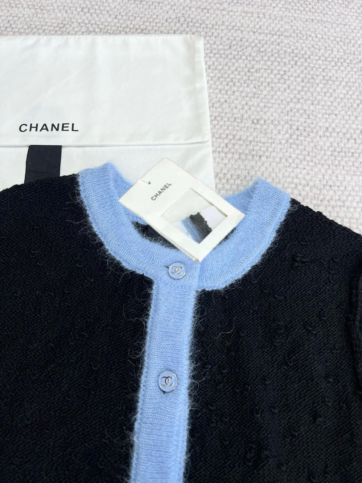 Blue contrast cardigan - Ultra-Collectible