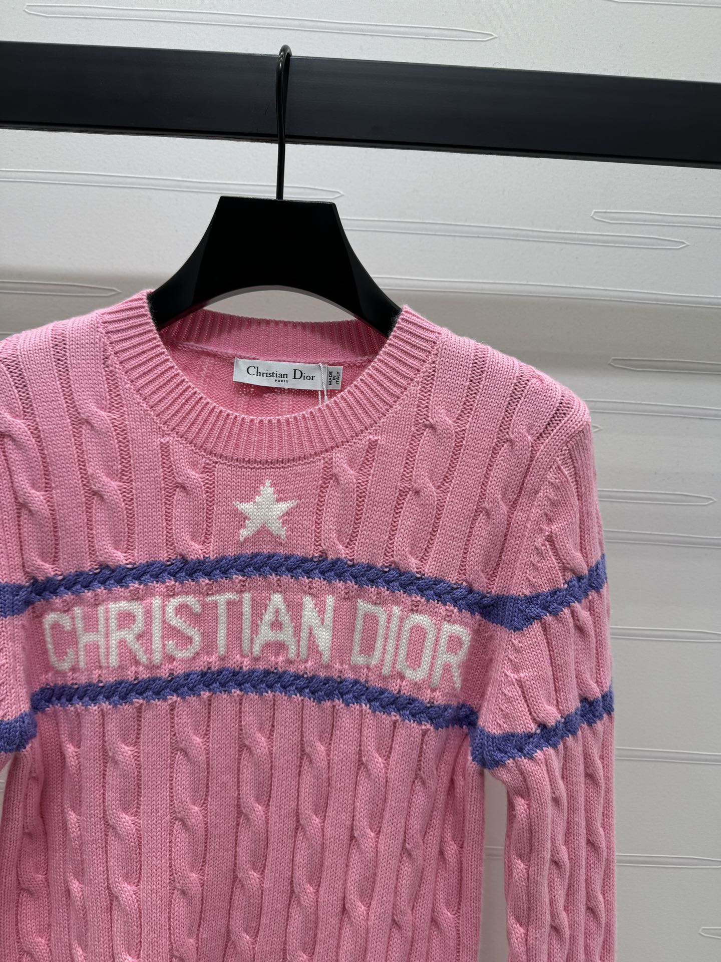 Contrast color cable knit long sleeve sweater - Ultra-Collectible