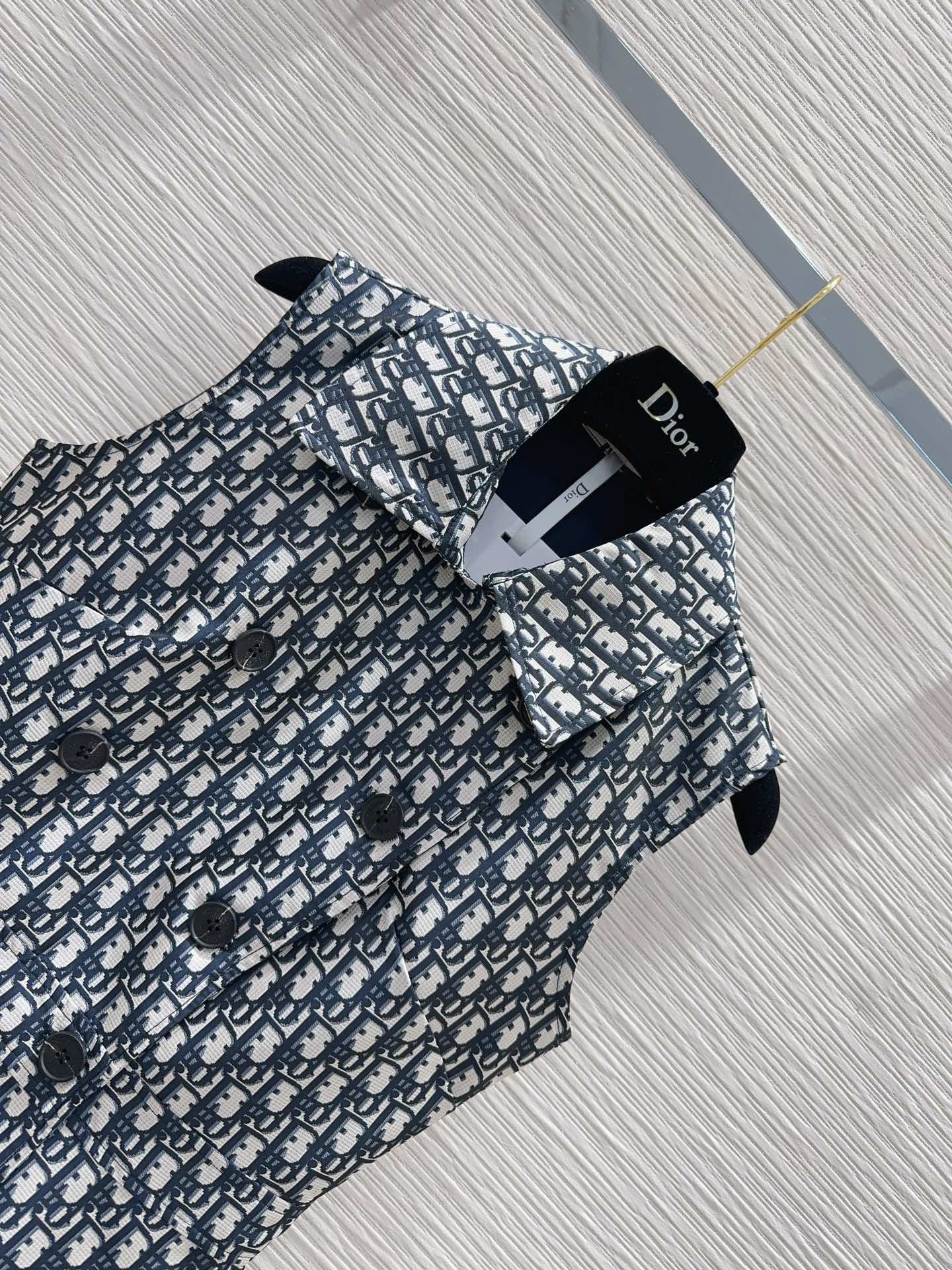 Printed vest dress - Ultra-Collectible