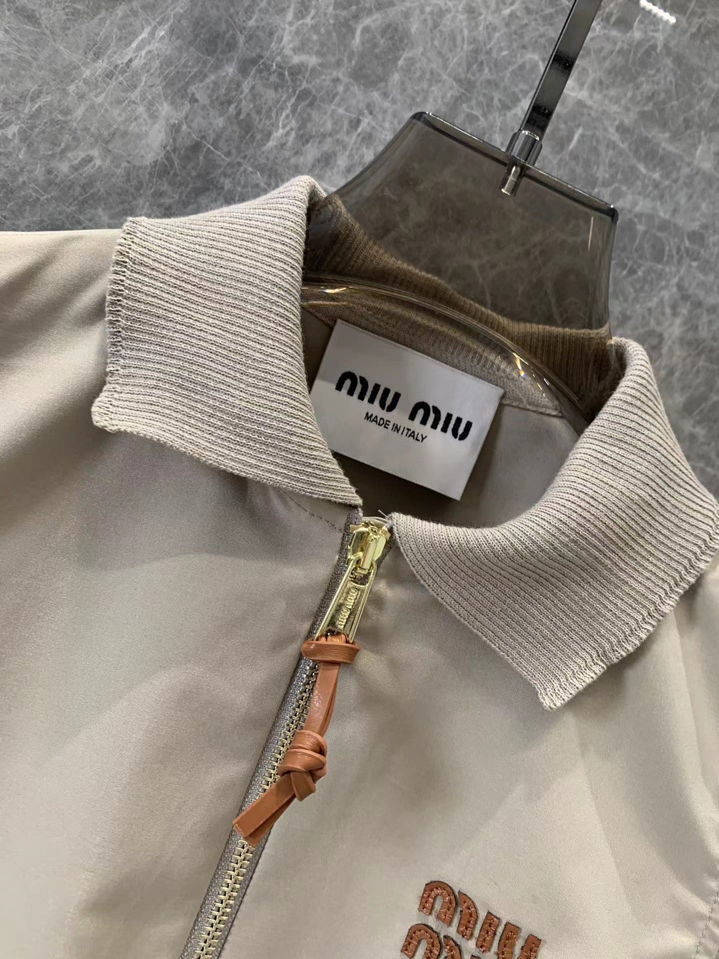 New lapel half zipper micro logo vest dress - Ultra-Collectible