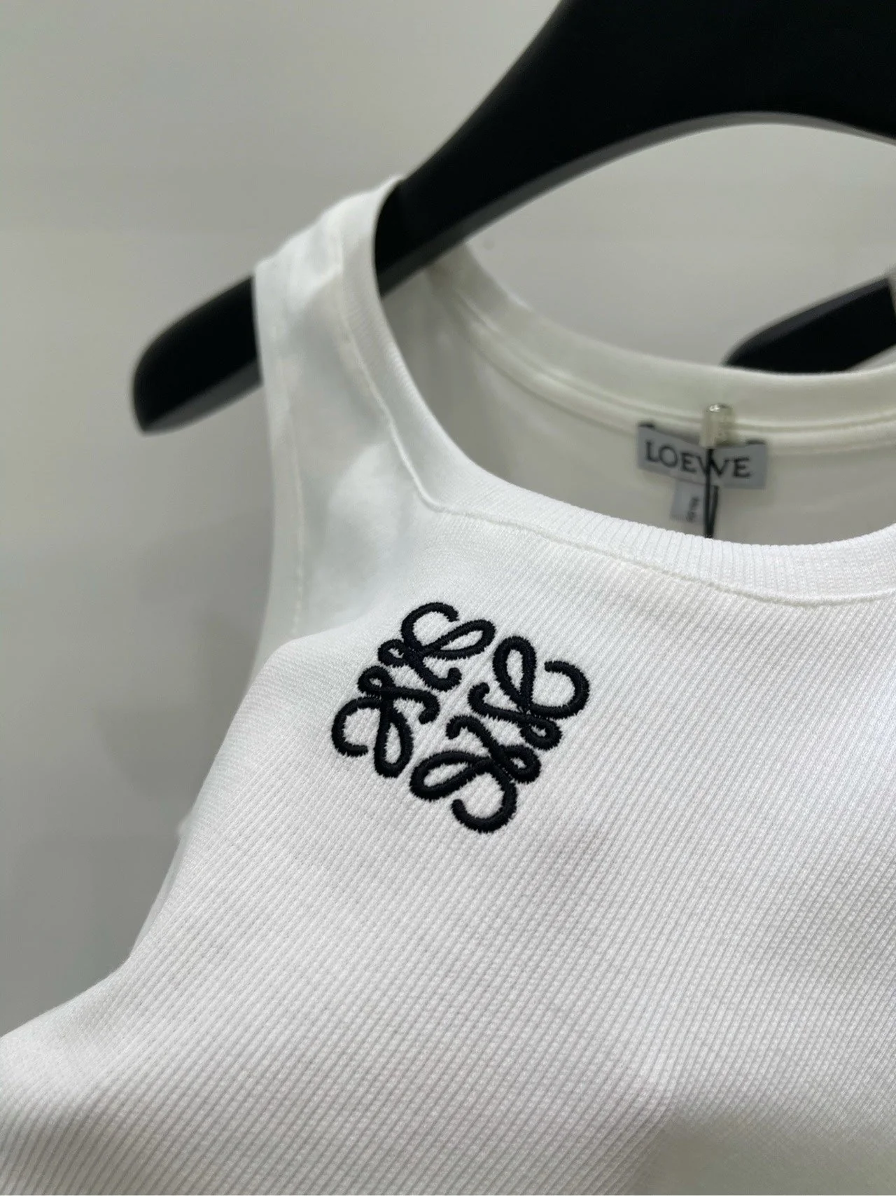 New round neck embroidered vest - Ultra-Collectible