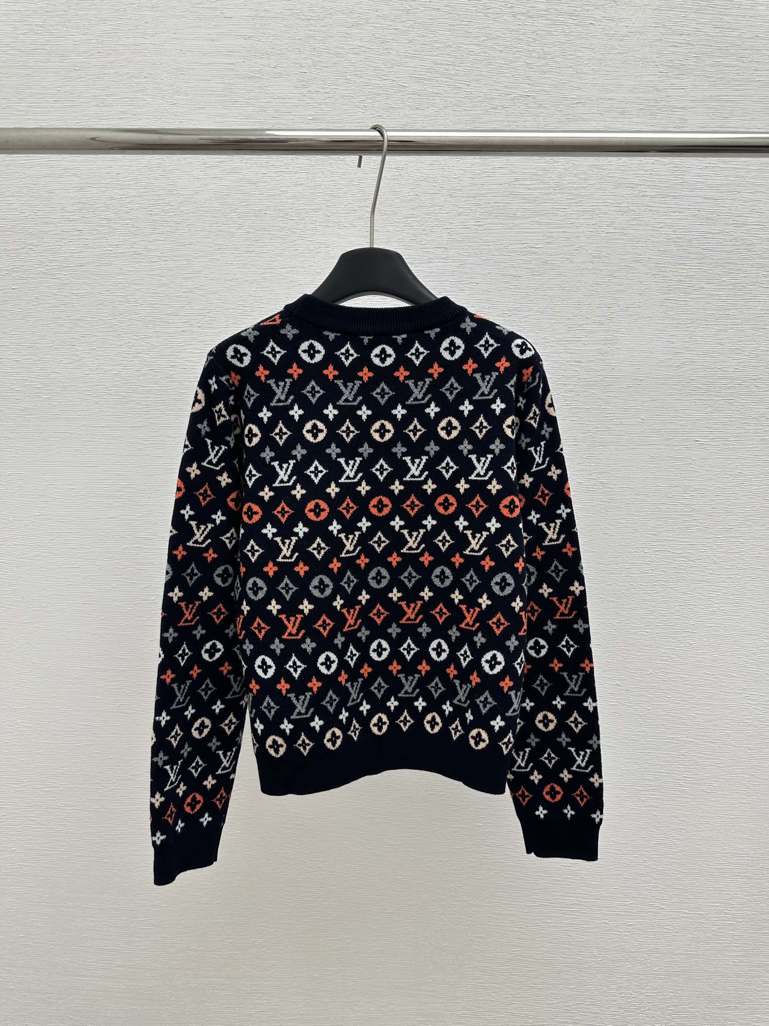 Classic contrast color monogram knitted crew neck sweater - Ultra-Collectible