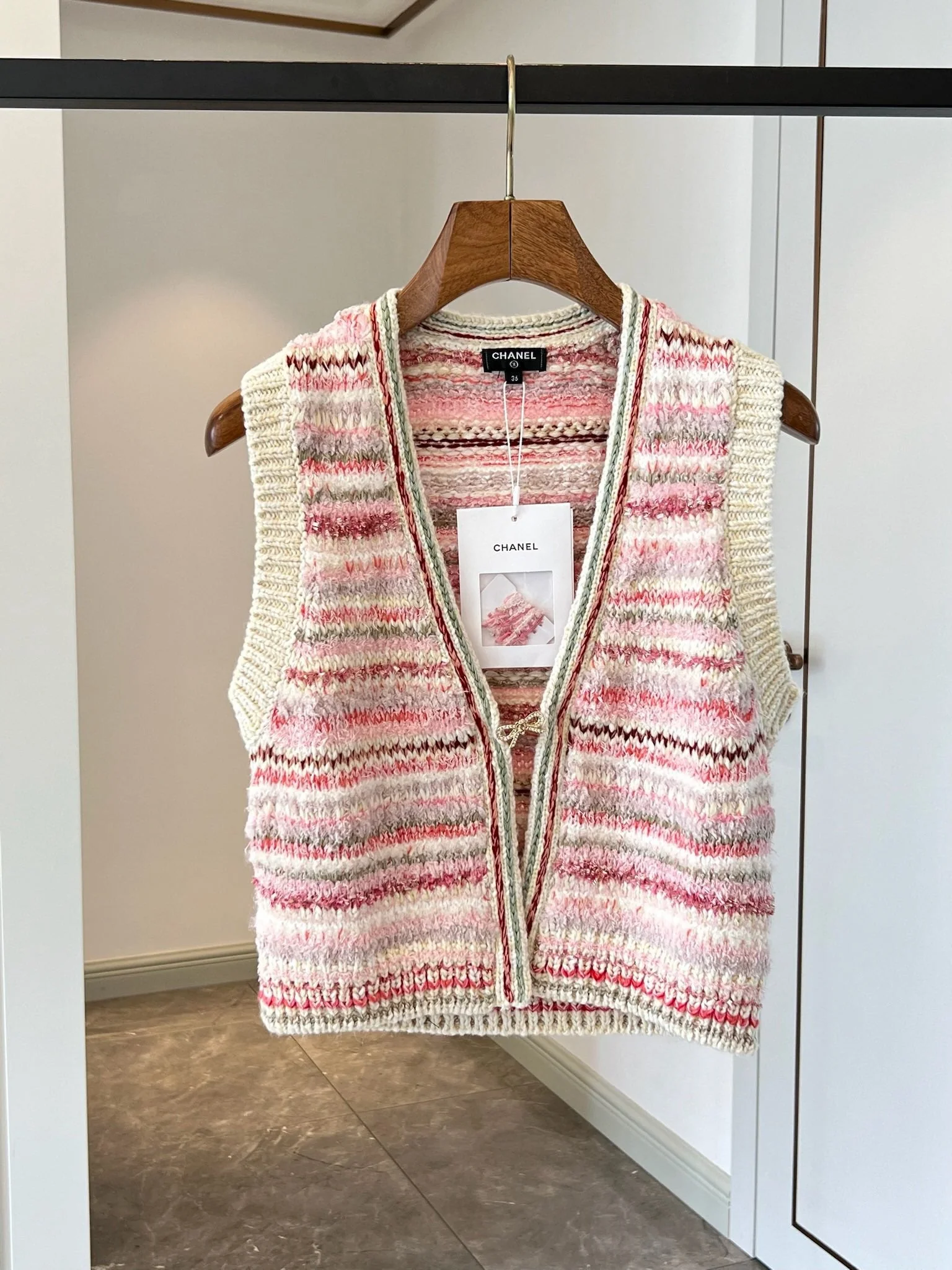 Block Color Stripe Knit Vest - Ultra-Collectible