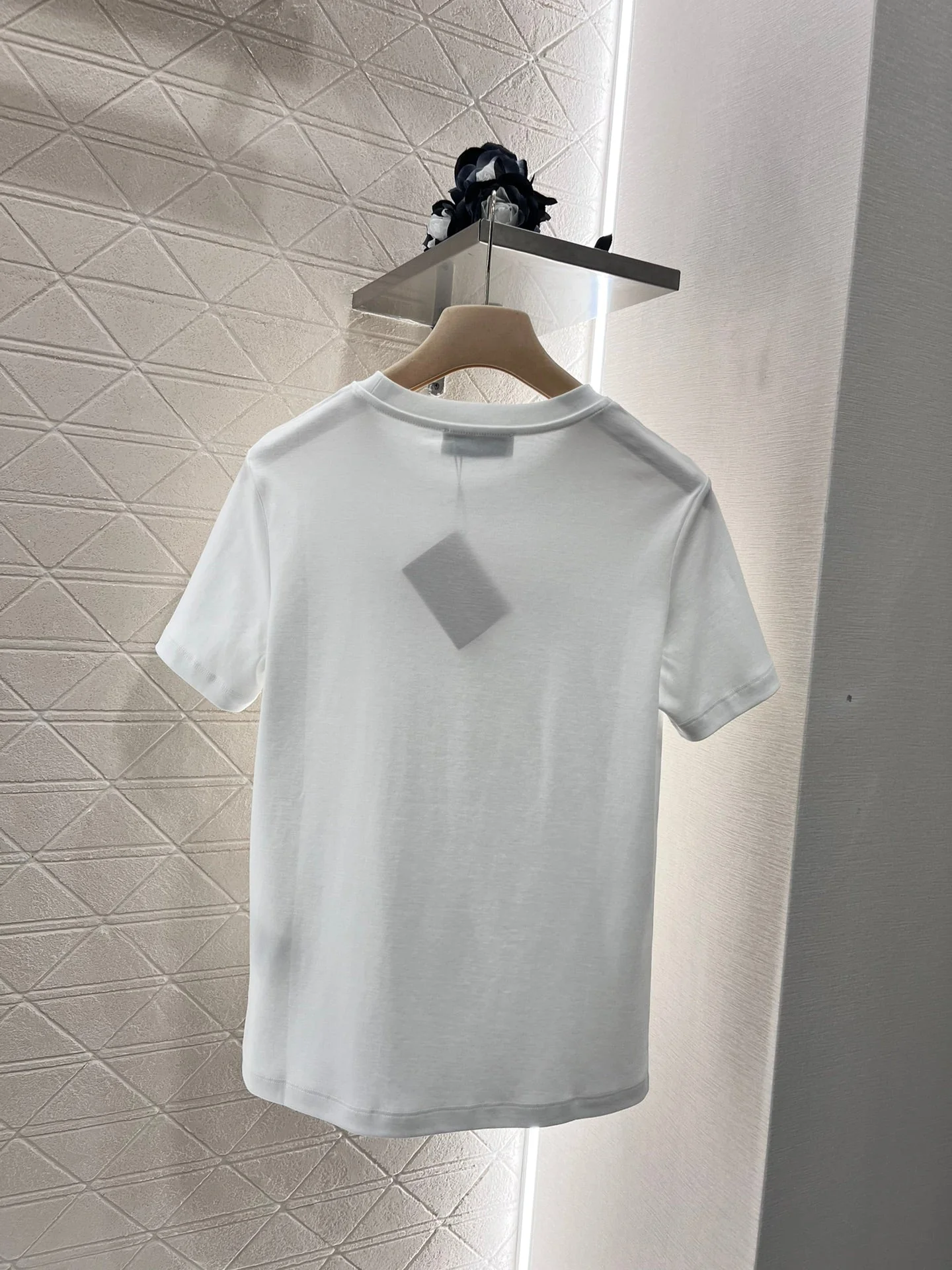 Round neck beaded embroidered T-shirt - Ultra-Collectible