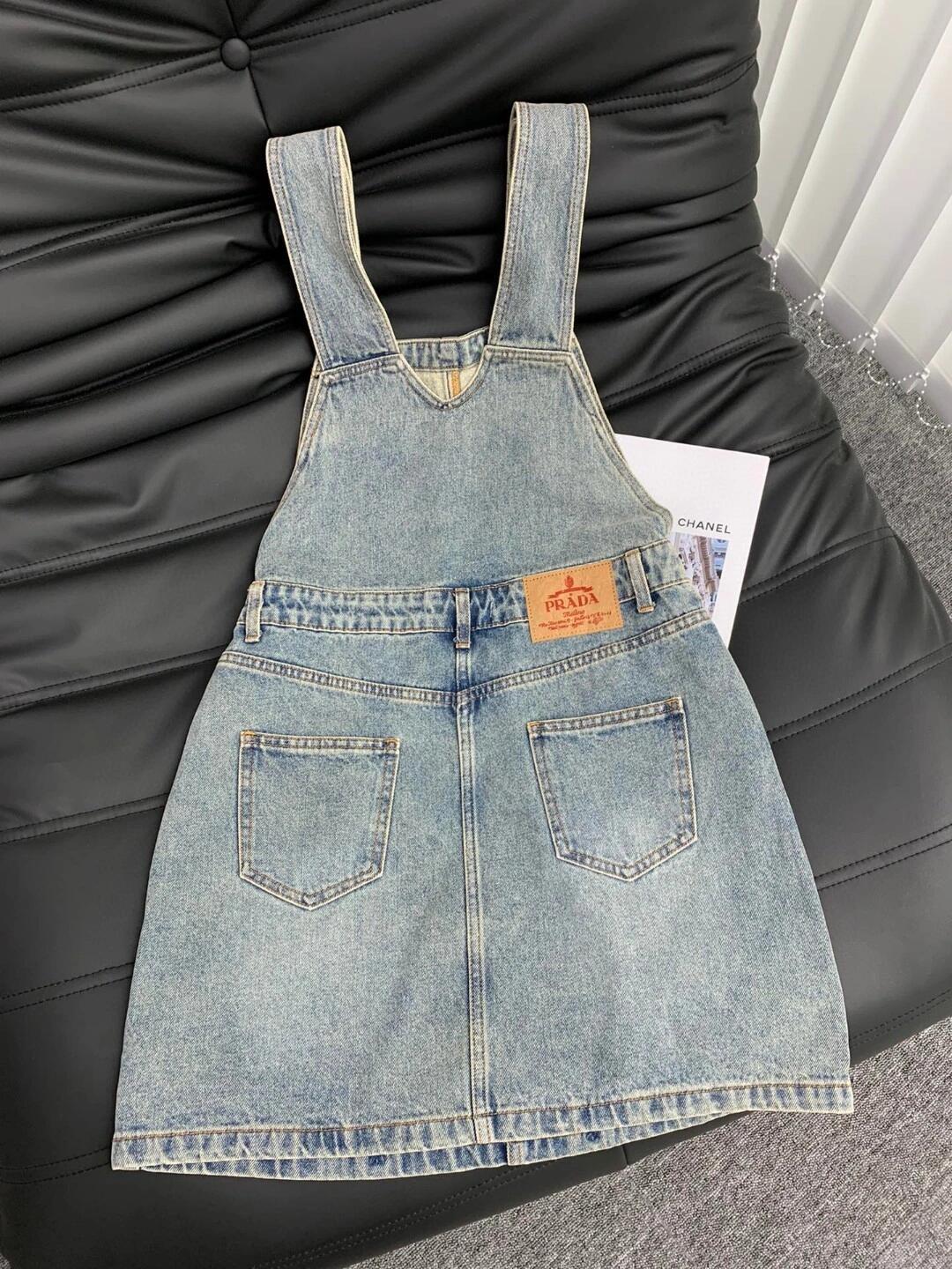 Denim suspender skirt - Ultra-Collectible