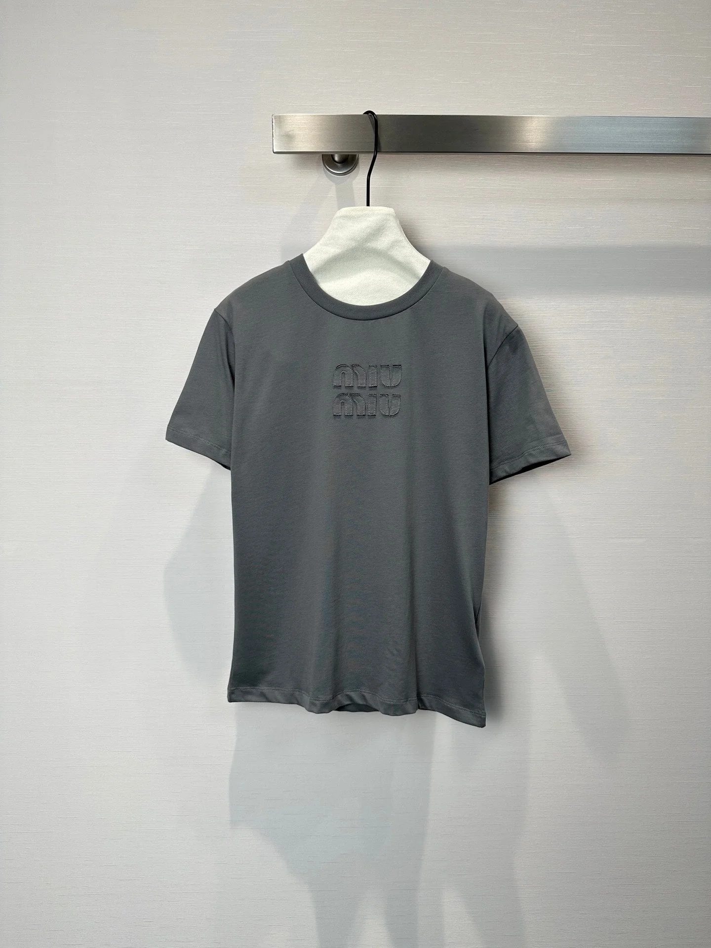 Letter patch embroidered short sleeves - Ultra-Collectible