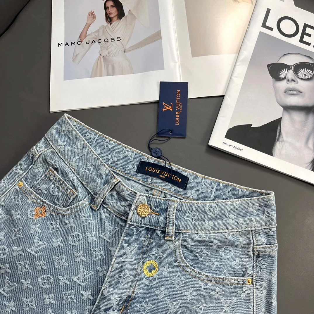 Macaroon embroidered denim shorts - Ultra-Collectible