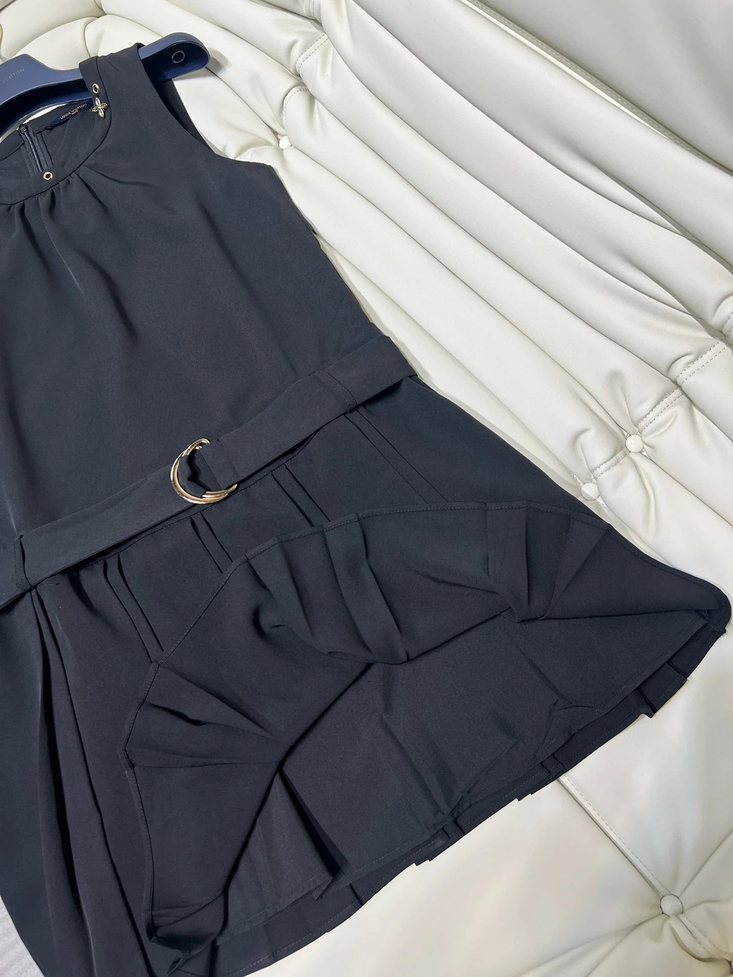 Belt pleated dress - Ultra-Collectible