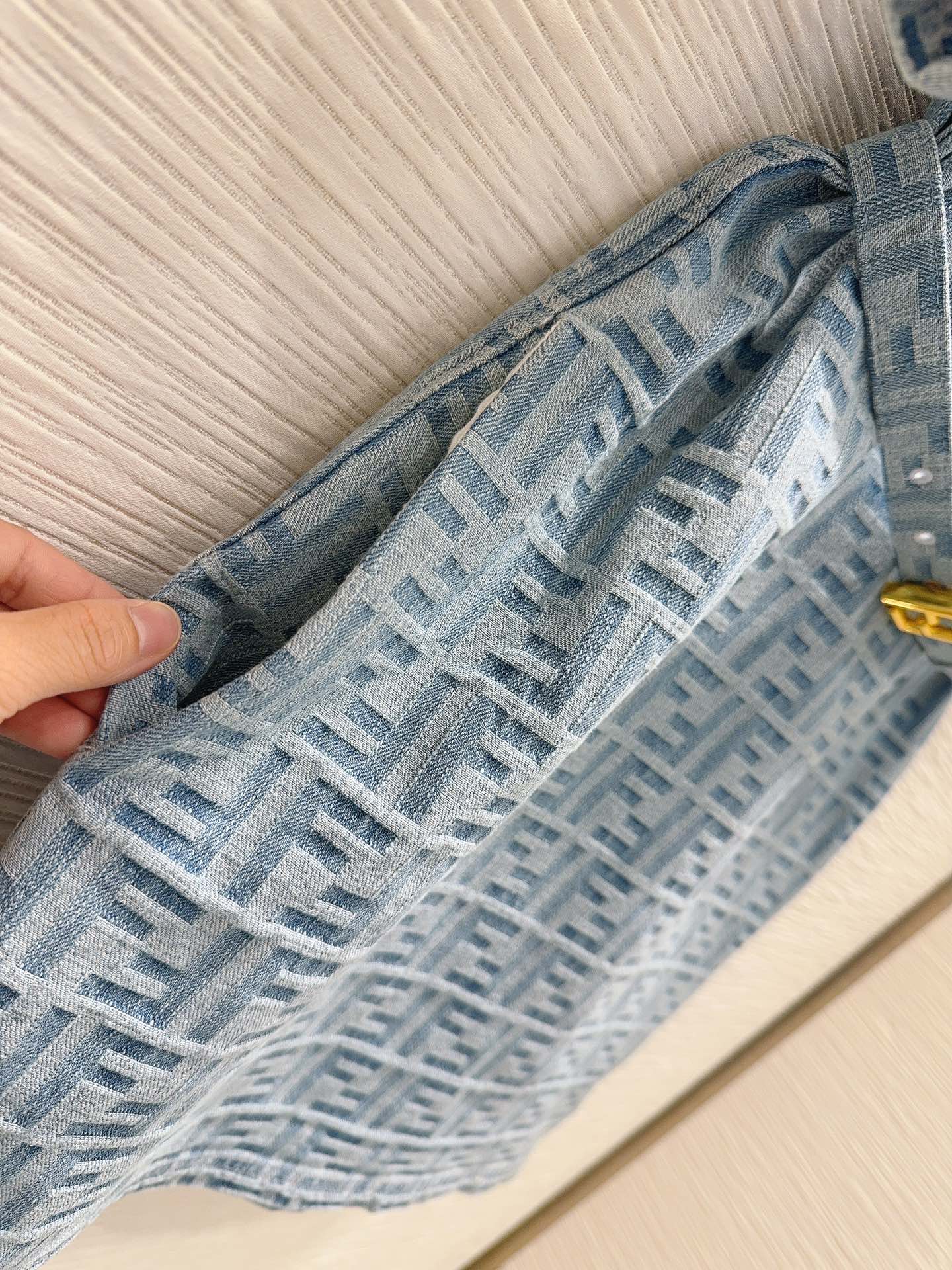 Printed denim dress - Ultra-Collectible