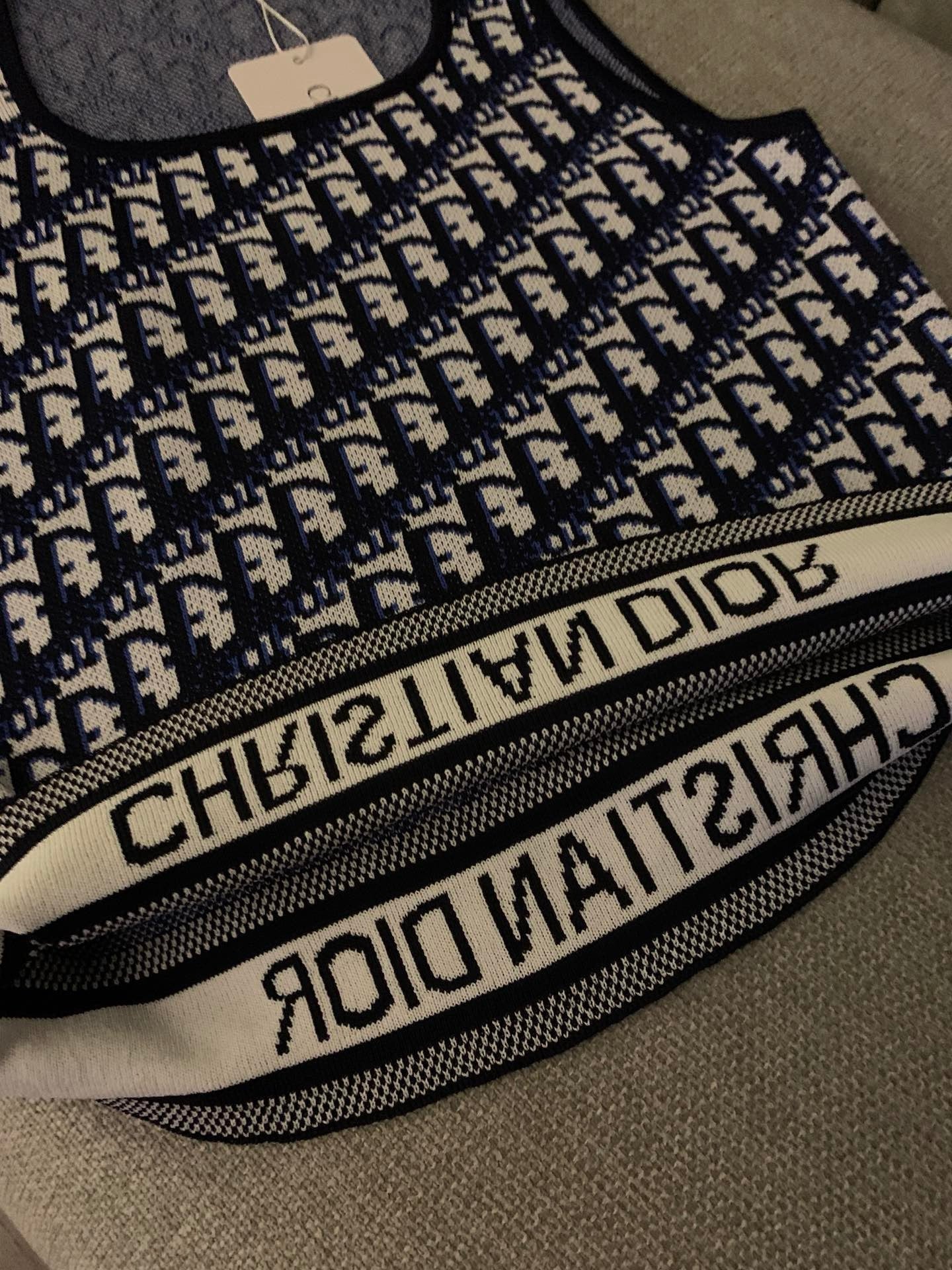 Jacquard knitted vest - Ultra-Collectible