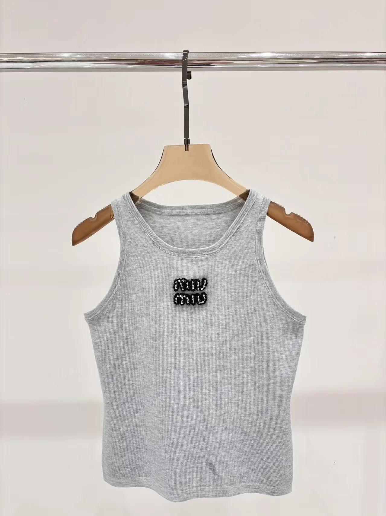 Logo sequined knitted vest - Ultra-Collectible