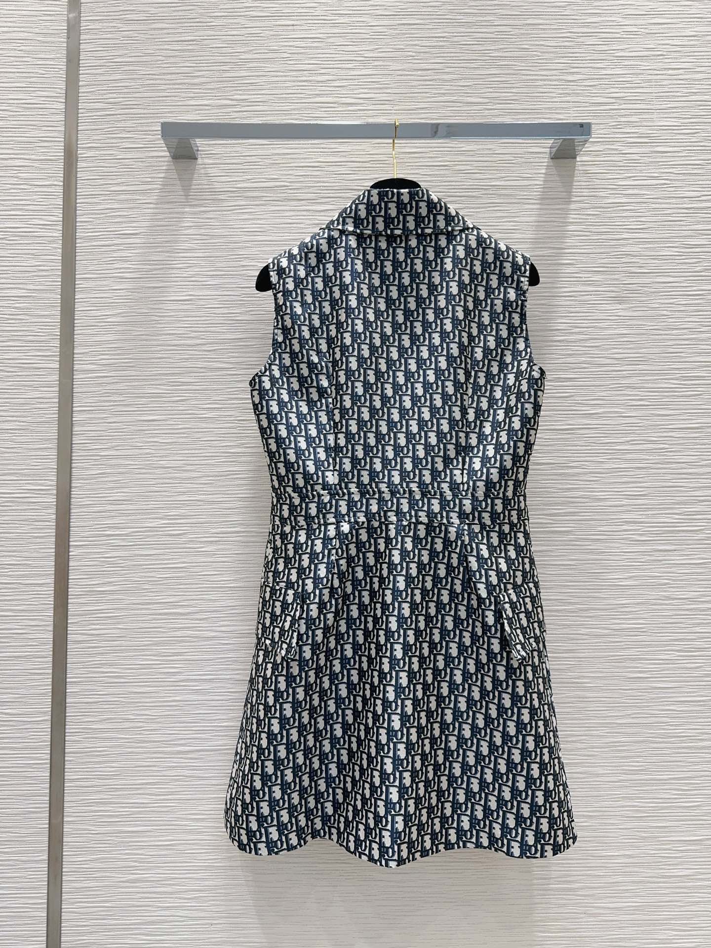 Printed vest dress - Ultra-Collectible