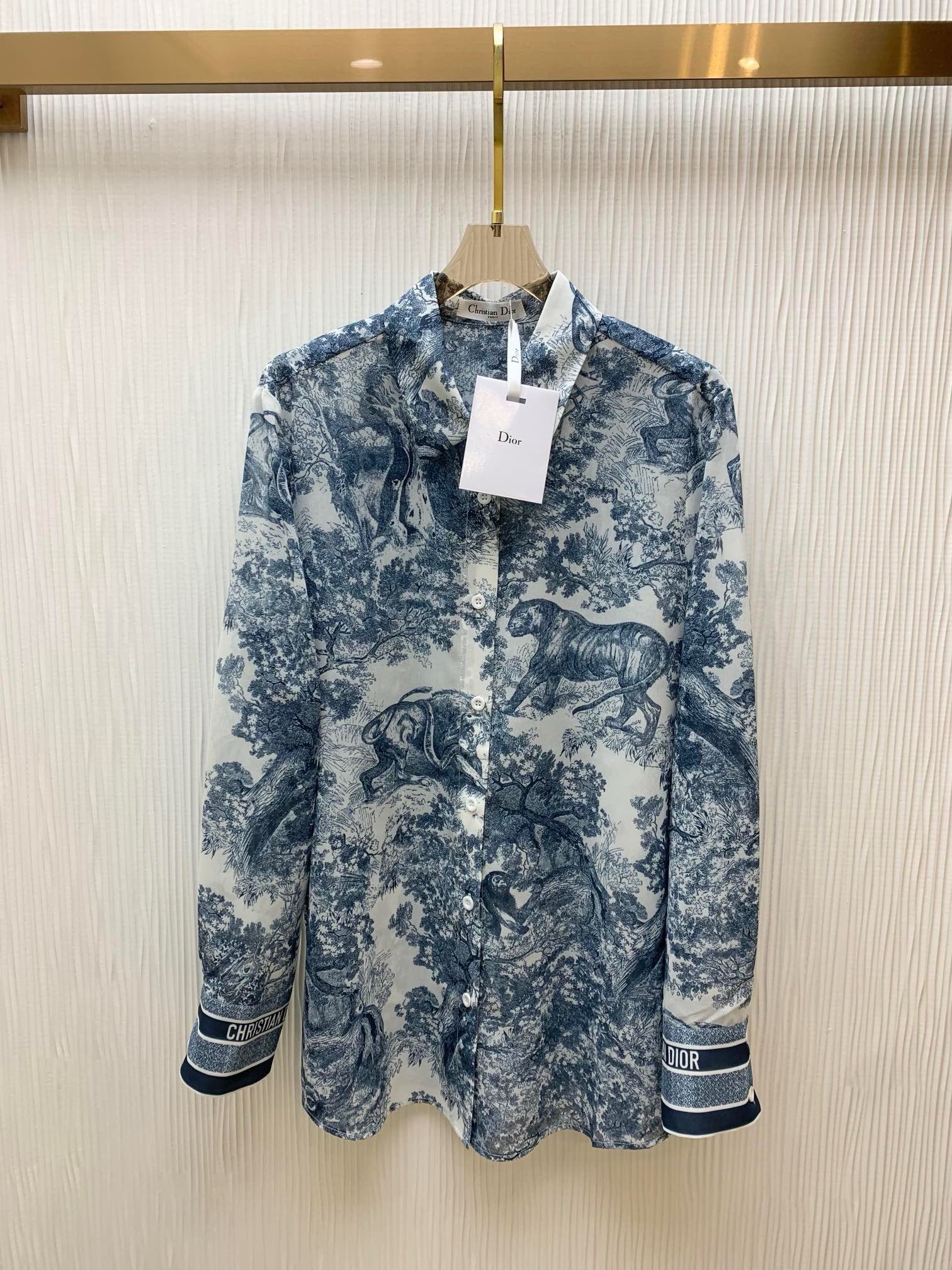 Fashionable jungle animal pattern shirt - Ultra-Collectible