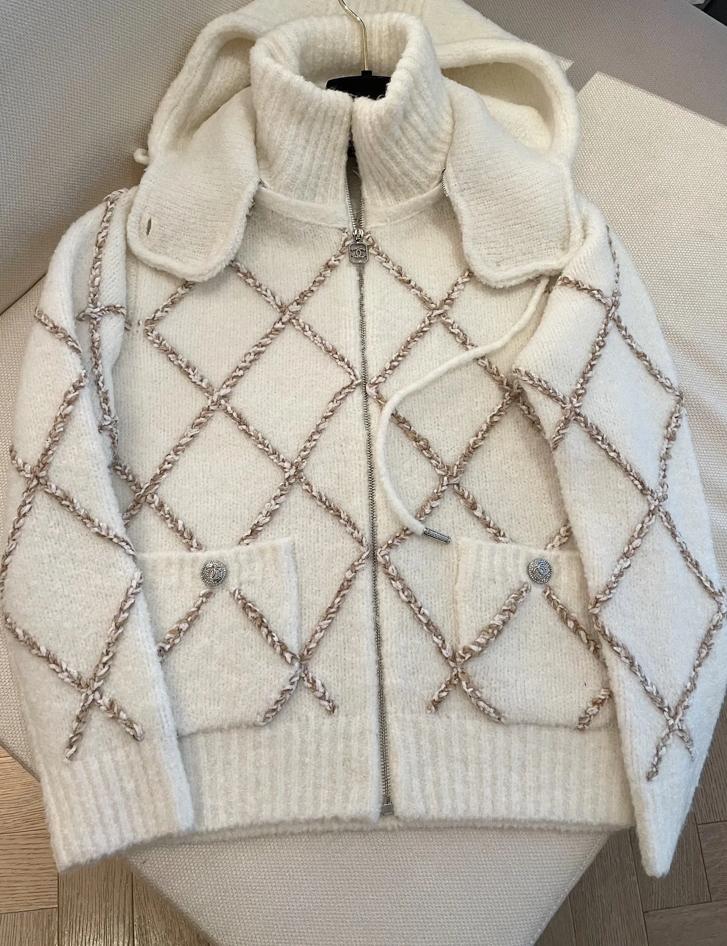 Hooded jacket - Ultra-Collectible