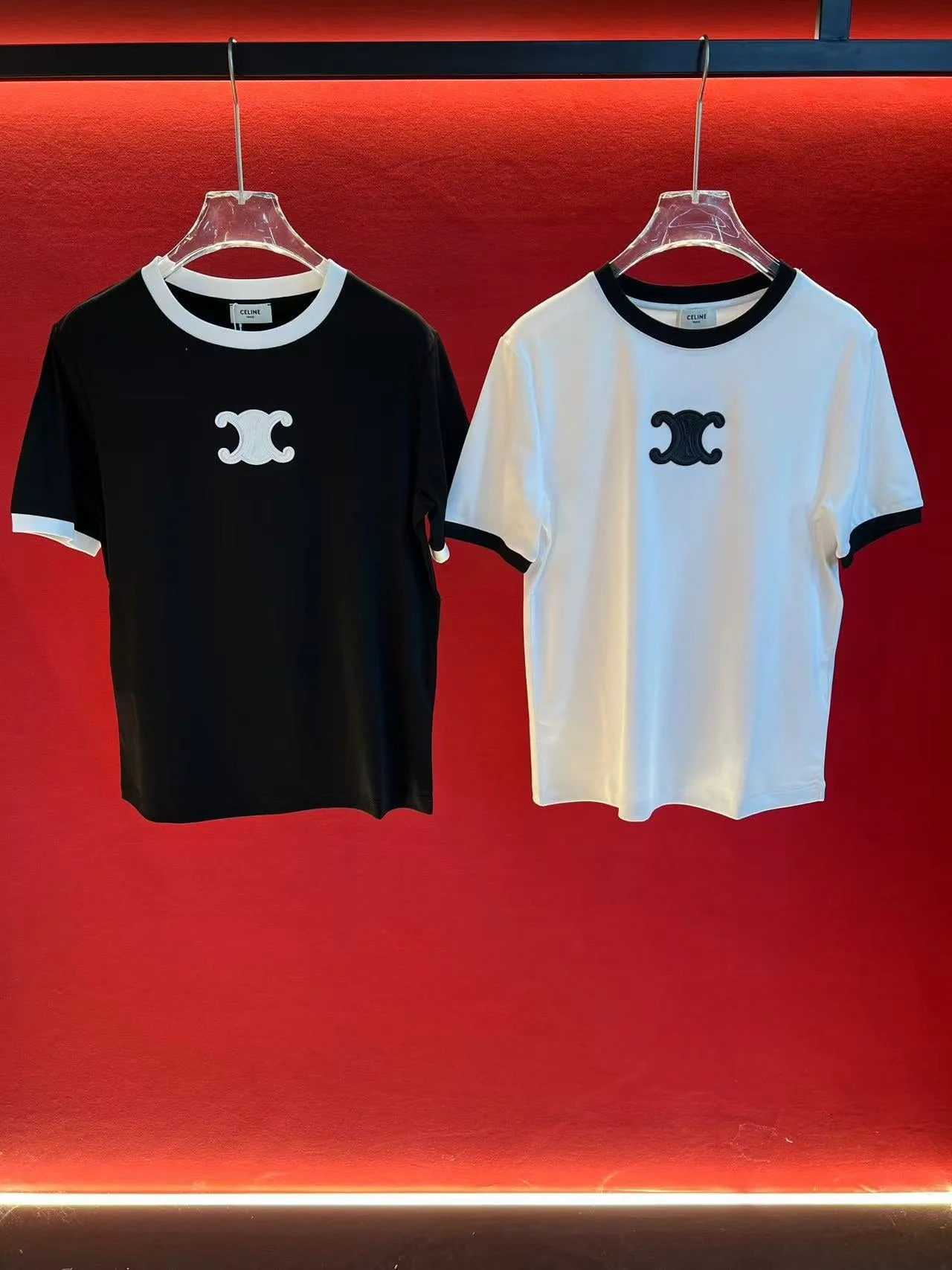 Round neck short sleeve T-shirt - Ultra-Collectible