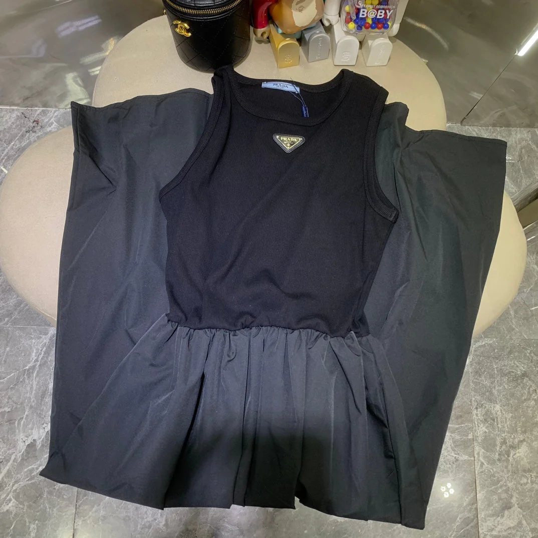 Simple vest dress - Ultra-Collectible