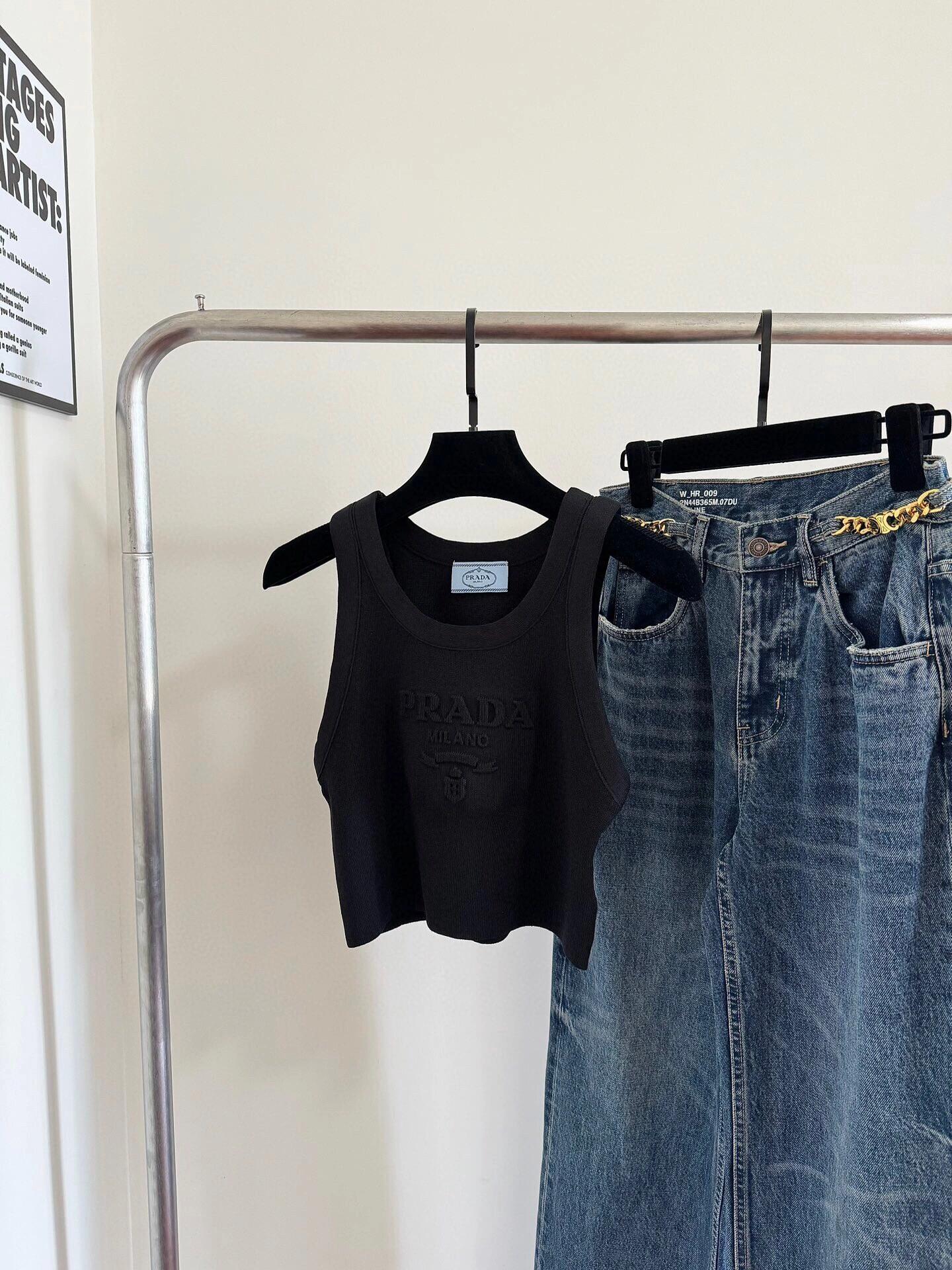 knitted vest - Ultra-Collectible