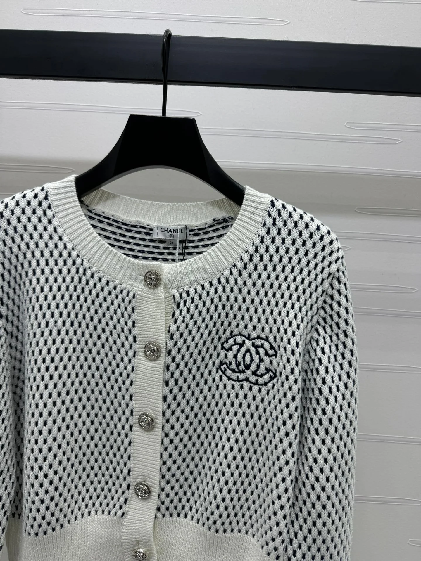 Two-tone crocheted crew neck long-sleeved cardigan - Ultra-Collectible