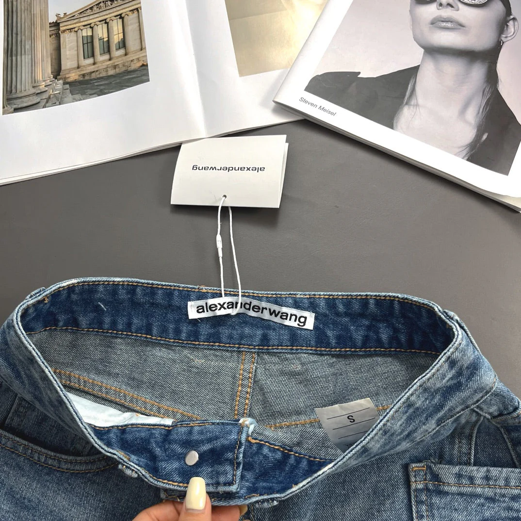 Irregular pocket shorts - Ultra-Collectible