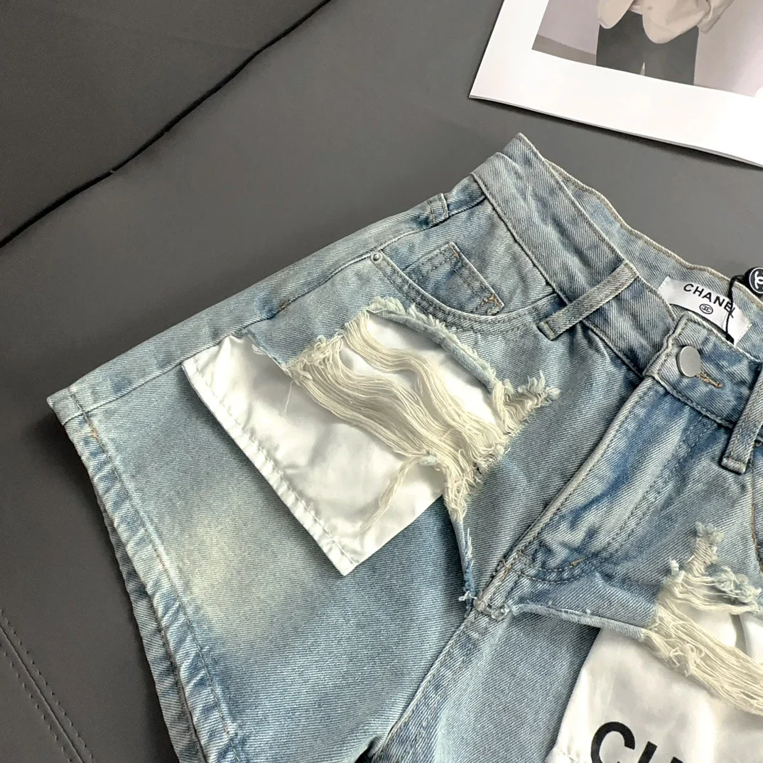 Pocket hole denim shorts - Ultra-Collectible