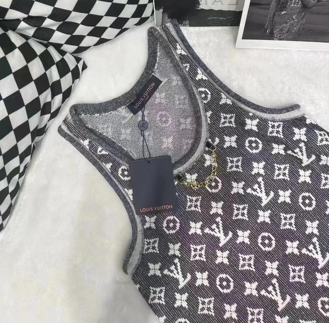 Lettered pullover sweater vest - Ultra-Collectible